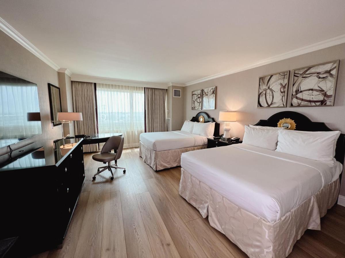 Hotel Crowne Plaza Angeles-commerce Casino, An Ihg