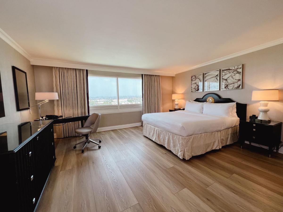 Crowne Plaza Angeles-commerce Casino, An Ihg 4*