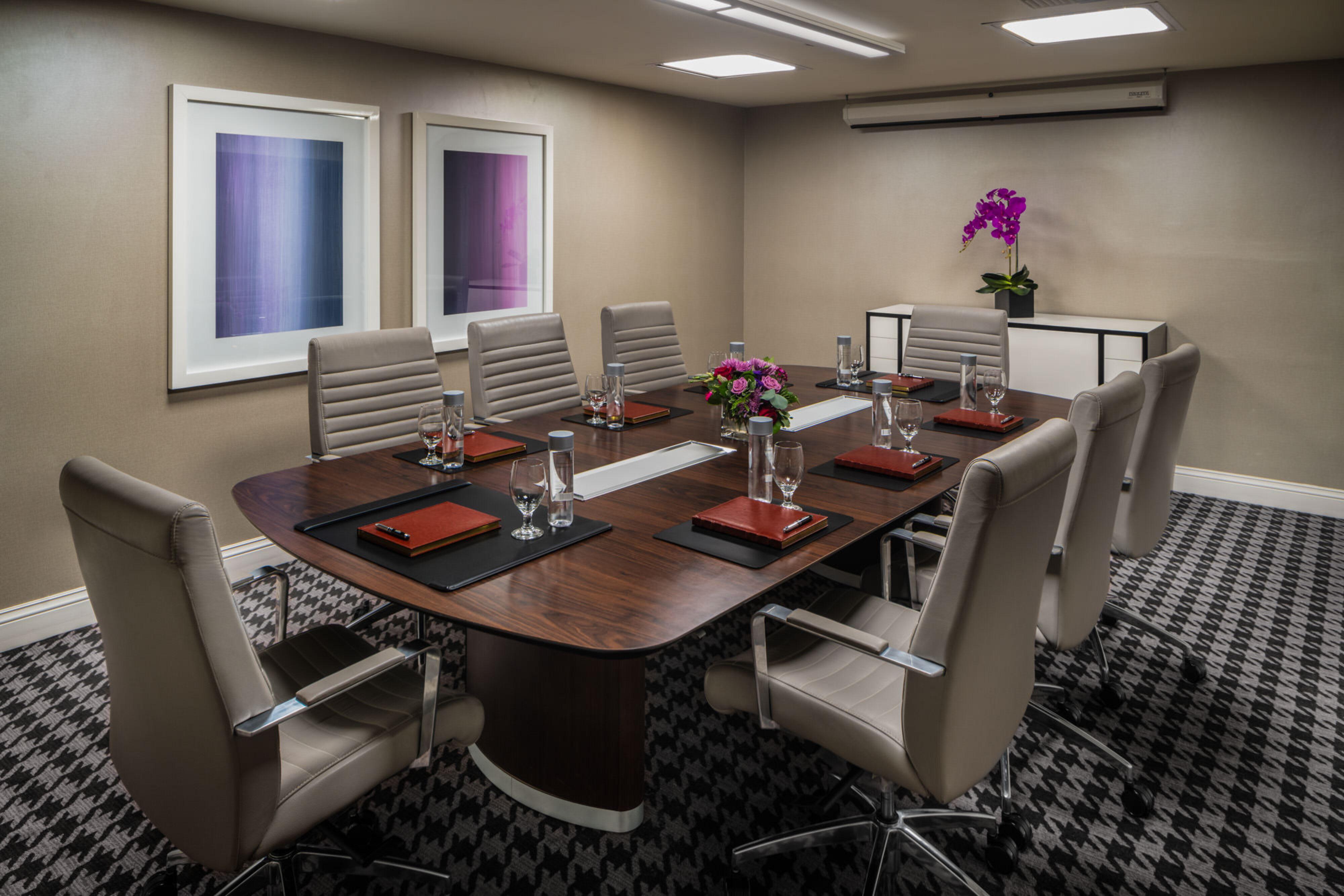 Crowne Plaza Angeles-commerce Casino, An Ihg 4*