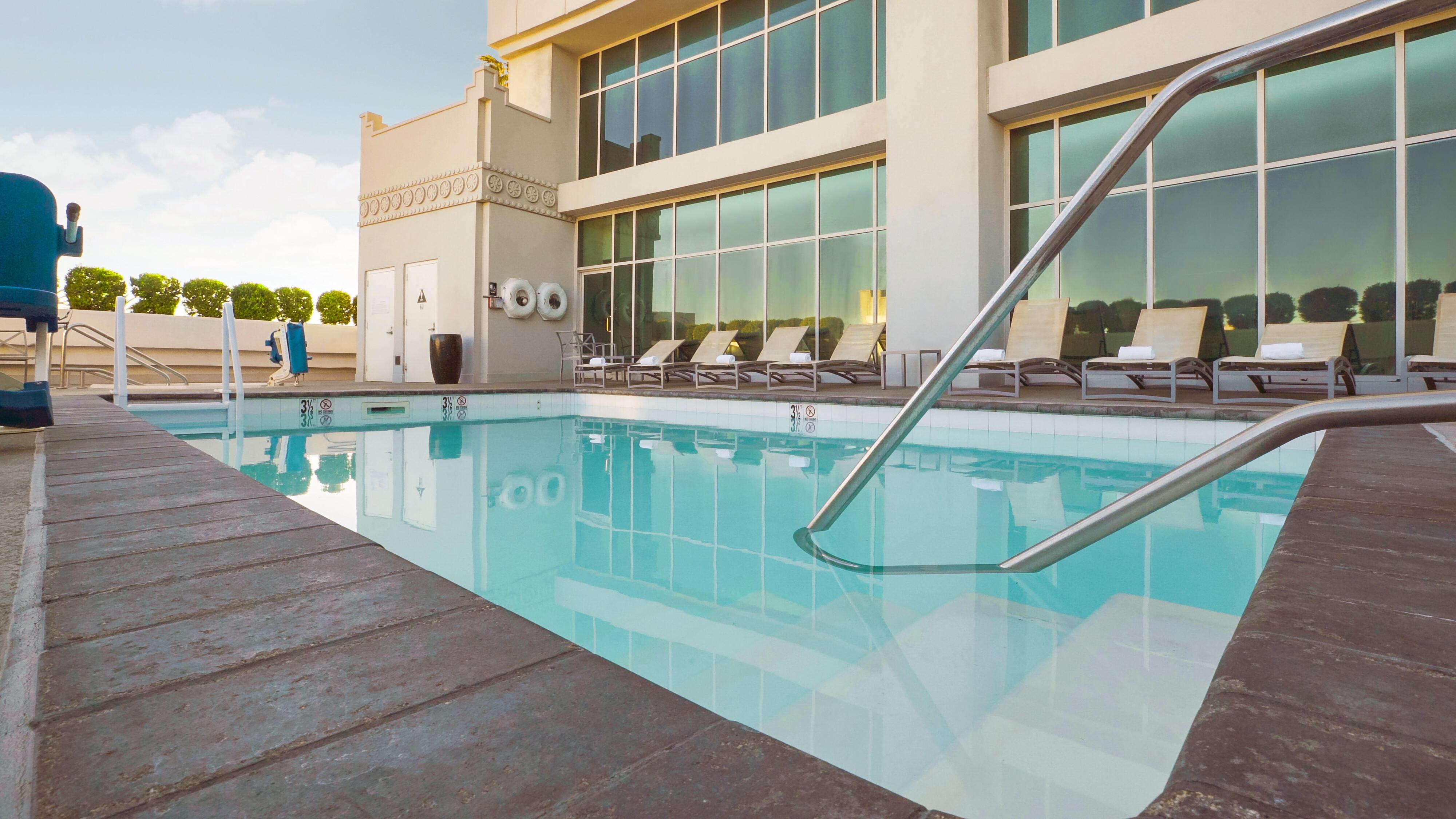 Hotel Crowne Plaza Angeles-commerce Casino, An Ihg