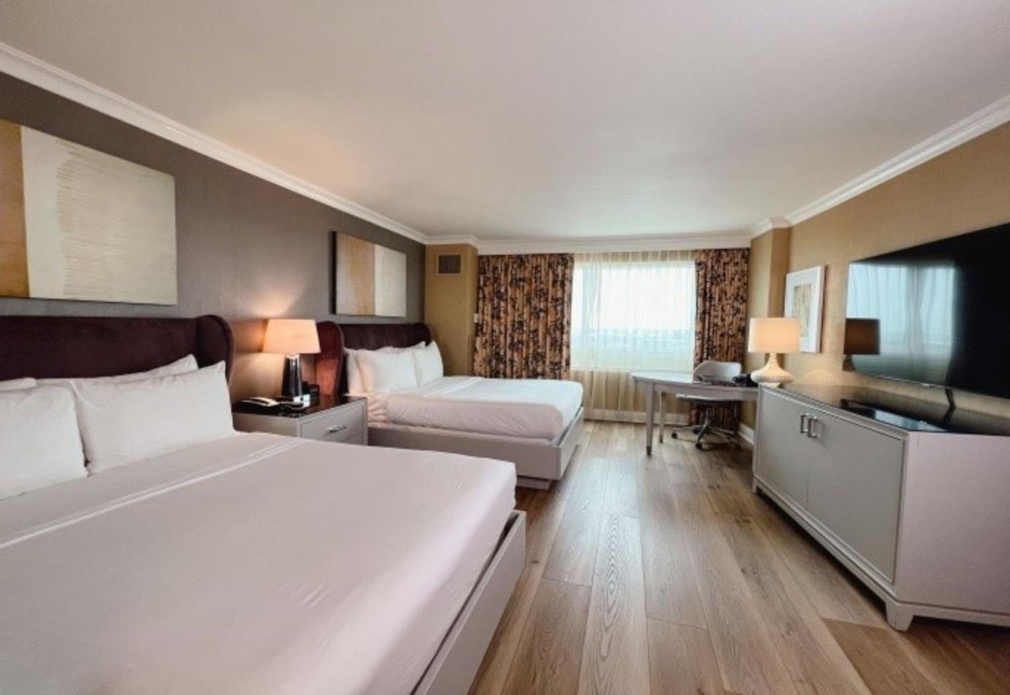 Hotel Crowne Plaza Angeles-commerce Casino, An Ihg 4*